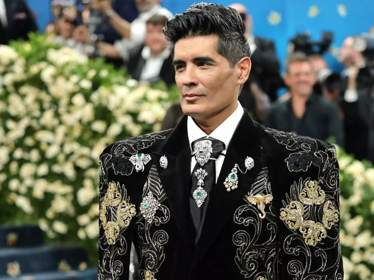 मनीष मल्होत्रा ने Met Gala 2025 के कार्पेट पर रखा कदम मनीष मल्होत्रा ने Met Gala 2025 के कार्पेट पर रखा कदम