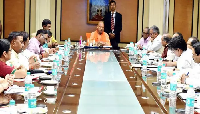 Lucknow: योगी आदित्यनाथ से मिले पत्रकारों के दल ने सरकार से सहयोग की अपील की Lucknow: योगी आदित्यनाथ से मिले पत्रकारों के दल ने सरकार से सहयोग की अपील की