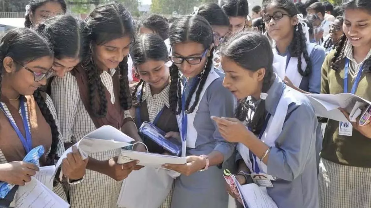 MP ; सिंगरौली की प्रज्ञा जायसवाल ने 100% के साथ हाई स्कूल में टॉप किया MP ; सिंगरौली की प्रज्ञा जायसवाल ने 100% के साथ हाई स्कूल में टॉप किया