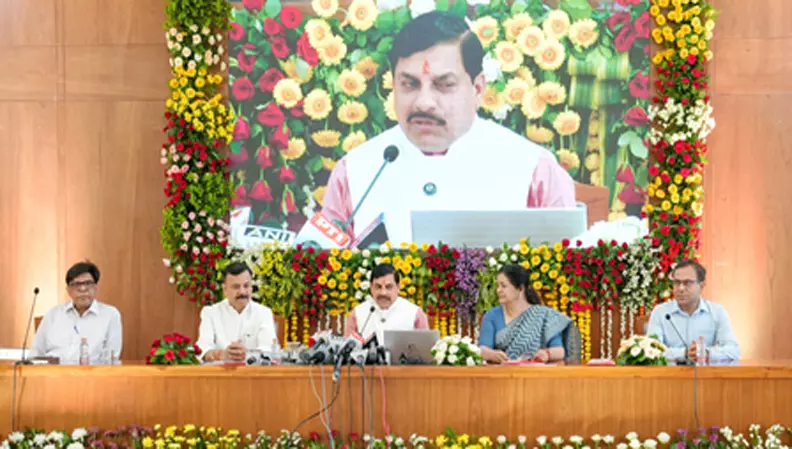 MP Board Result 2025: एमपी बोर्ड में बेटियों ने बाजी मारी, 12वीं में 74 प्रतिशत और हाई स्कूल में 76 फीसदी बच्चे पास MP Board Result 2025: एमपी बोर्ड में बेटियों ने बाजी मारी, 12वीं में 74 प्रतिशत और हाई स्कूल में 76 फीसदी बच्चे पास