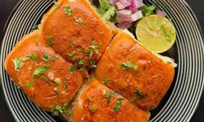 Pav Bhaji : मिनटों में बनाएं स्वादिष्ट पाव भाजी Pav Bhaji : मिनटों में बनाएं स्वादिष्ट पाव भाजी
