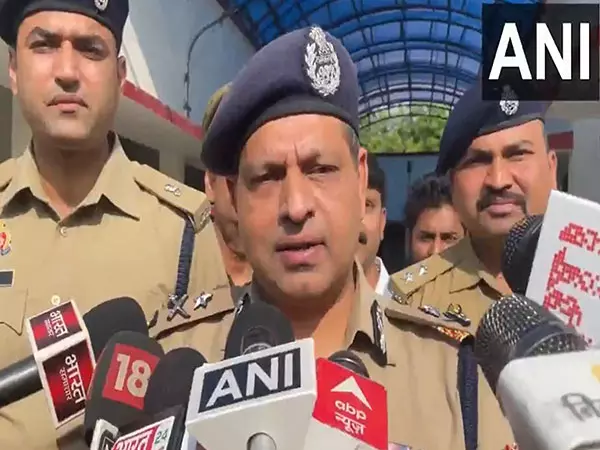 हत्या के मामले में आरोपी की पुलिस फायरिंग में घायल होने के बाद मौत: UP Police हत्या के मामले में आरोपी की पुलिस फायरिंग में घायल होने के बाद मौत: UP Police
