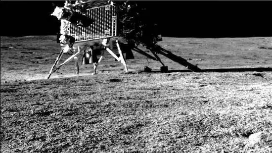 Chandrayaan-3 ने छेड़ी चांद की भूवैज्ञानिक कहानी Chandrayaan-3 ने छेड़ी चांद की भूवैज्ञानिक कहानी