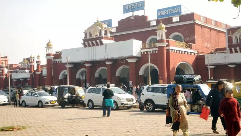 Ferozepur रेलवे डिवीजन ने अप्रैल में बिना टिकट यात्रियों से 3 करोड़ रुपये वसूले Ferozepur रेलवे डिवीजन ने अप्रैल में बिना टिकट यात्रियों से 3 करोड़ रुपये वसूले