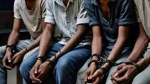 Sahibganj: हत्याकांड में पुलिस ने तीन शूटरों को किया गिरफ्तार Sahibganj: हत्याकांड में पुलिस ने तीन शूटरों को किया गिरफ्तार