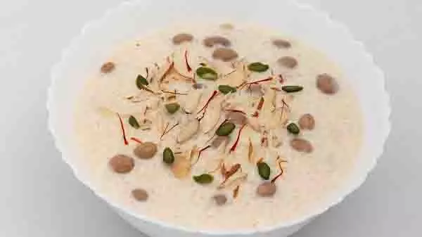 Banana Kheer:मीठा खाने का मन हो तो ट्राई करें ये हेल्दी डिश Banana Kheer:मीठा खाने का मन हो तो ट्राई करें ये हेल्दी डिश
