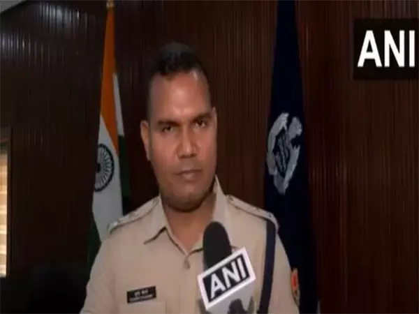 पाकिस्तान के साथ बढ़ते तनाव के बीच राजस्थान के सीमावर्ती इलाकों में BSF-police ने लोगों को जागरूक किया पाकिस्तान के साथ बढ़ते तनाव के बीच राजस्थान के सीमावर्ती इलाकों में BSF-police ने लोगों को जागरूक किया