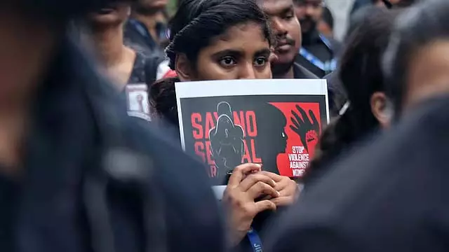 MP : शादी का झांसा देकर शादीशुदा व्यक्ति ने युवती से किया दुष्कर्म MP : शादी का झांसा देकर शादीशुदा व्यक्ति ने युवती से किया दुष्कर्म