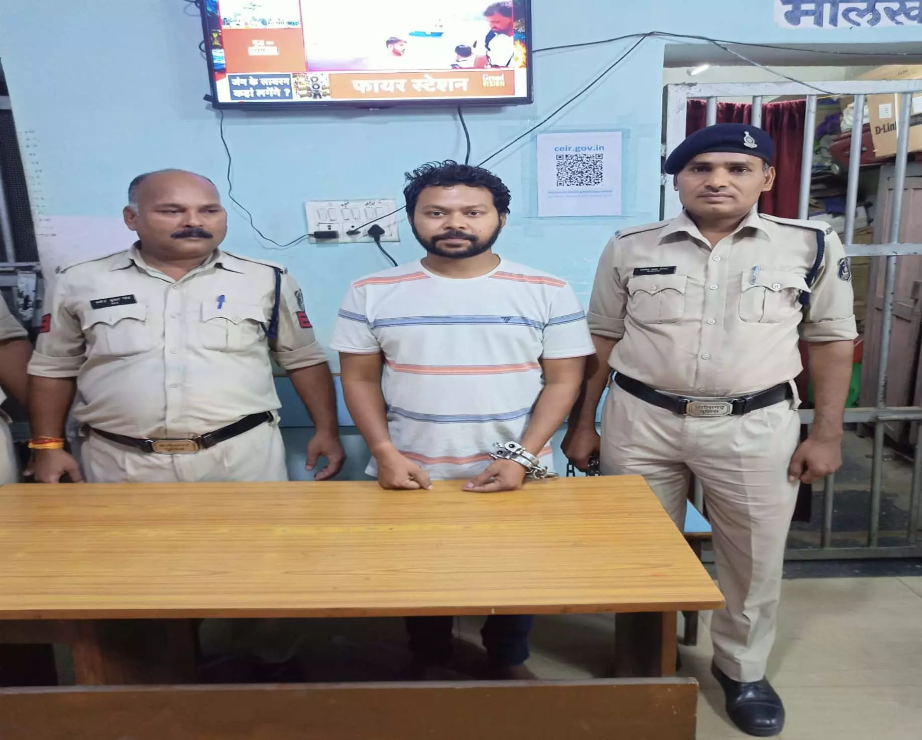 सरकारी कॉलेज में एडमिशन दिलाने के नाम पर 5 लाख की धोखाधड़ी करने वाला आरोपी गिरफ्तार सरकारी कॉलेज में एडमिशन दिलाने के नाम पर 5 लाख की धोखाधड़ी करने वाला आरोपी गिरफ्तार