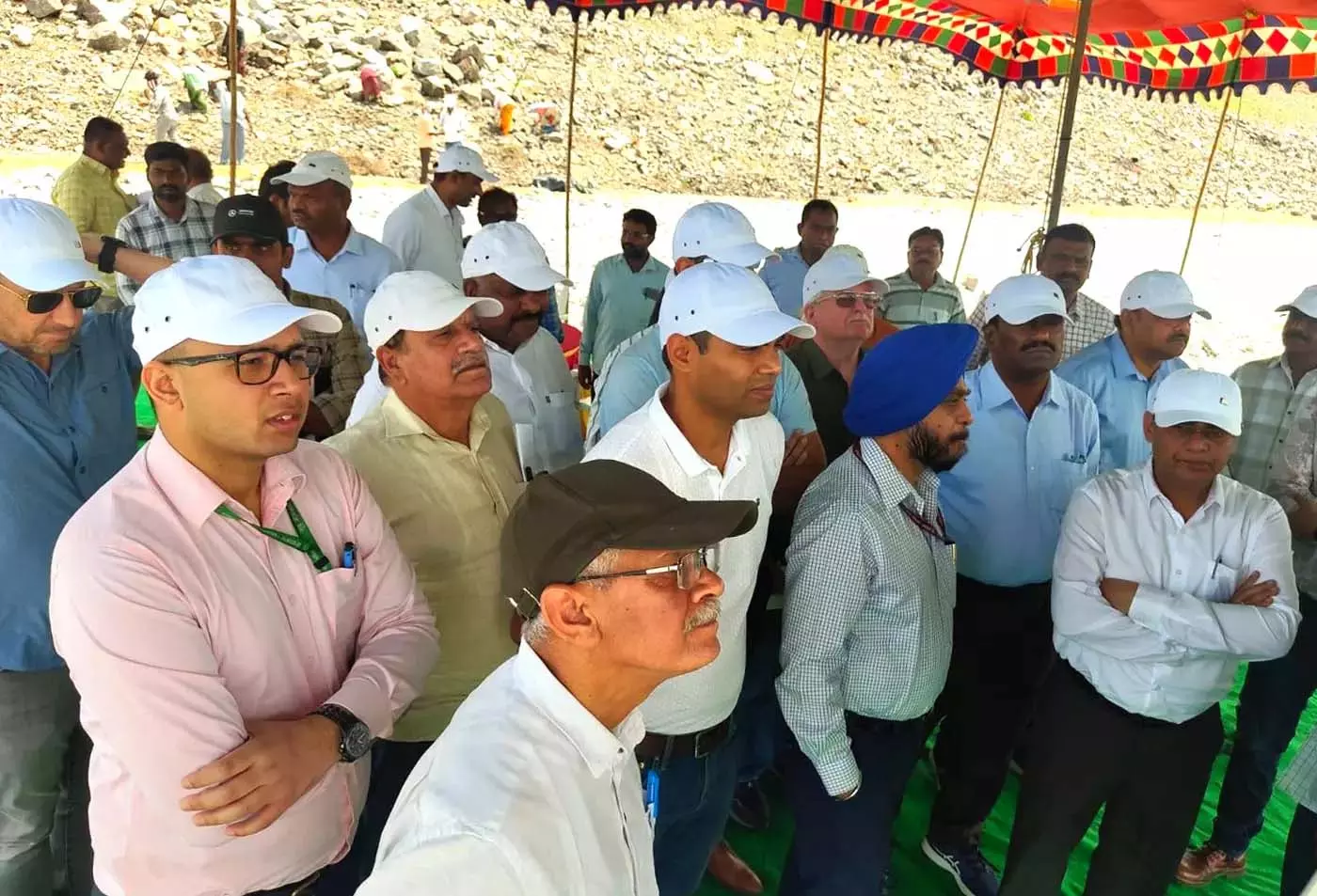 AP: अंतर्राष्ट्रीय विशेषज्ञों ने पोलावरम परियोजना का दौरा किया AP: अंतर्राष्ट्रीय विशेषज्ञों ने पोलावरम परियोजना का दौरा किया