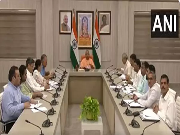 उत्तर प्रदेश के CM ने गन्ना उद्योग पर अधिकारियों के साथ समीक्षा बैठक की उत्तर प्रदेश के CM ने गन्ना उद्योग पर अधिकारियों के साथ समीक्षा बैठक की