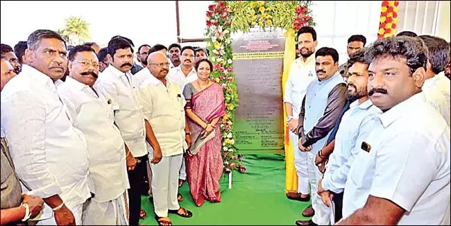 टीडीपी के कार्यकाल में पूरे राज्य में औद्योगिक विकास हो रहा : उद्योग मंत्री टीडीपी के कार्यकाल में पूरे राज्य में औद्योगिक विकास हो रहा : उद्योग मंत्री