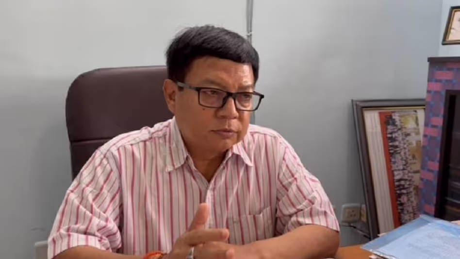 Assam : देबब्रत सैकिया ने राज्य चुनाव आयोग की आलोचना की Assam : देबब्रत सैकिया ने राज्य चुनाव आयोग की आलोचना की