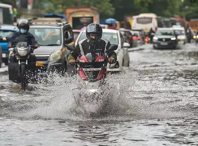 Tamil Nadu : अगले 3 घंटों तक 16 जिलों में बारिश की संभावना Tamil Nadu : अगले 3 घंटों तक 16 जिलों में बारिश की संभावना