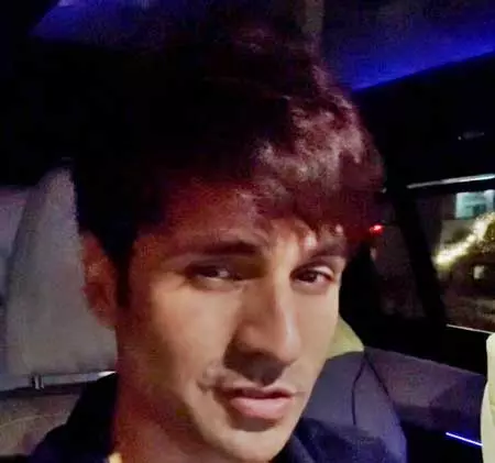 मैं यहां हूं से विवेक दहिया का जज्बाती रिश्ता, कहा- मेरे भीतर गाने की हर धुन की गूंज मैं यहां हूं से विवेक दहिया का जज्बाती रिश्ता, कहा- मेरे भीतर गाने की हर धुन की गूंज