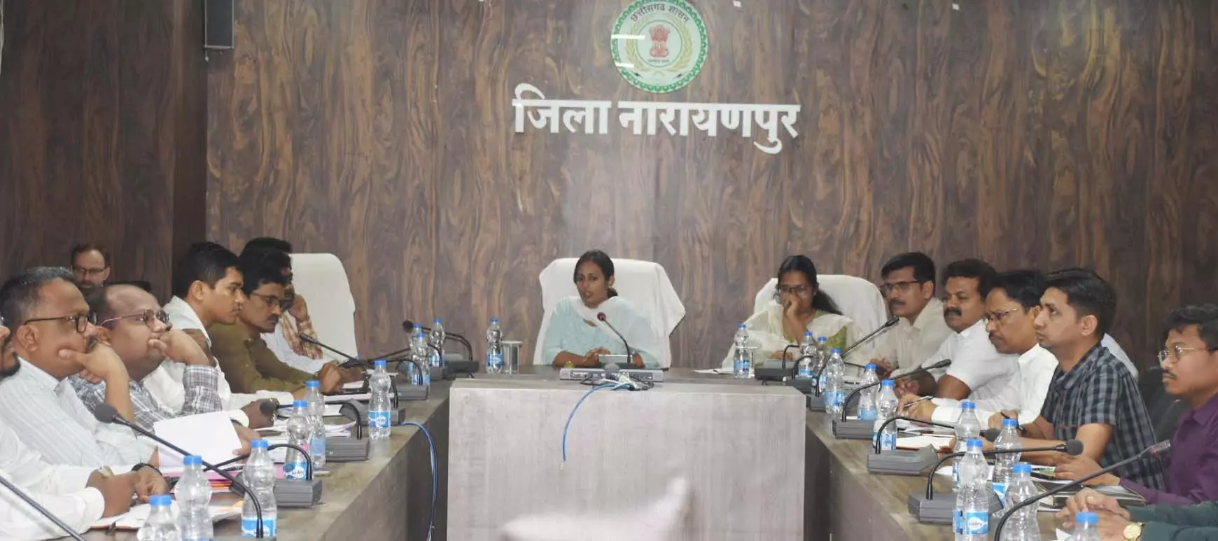 समाधान शिविर में पात्र हितग्राहियों को योजनाओं से लाभान्वित करना सुनिश्चित करें: कलेक्टर समाधान शिविर में पात्र हितग्राहियों को योजनाओं से लाभान्वित करना सुनिश्चित करें: कलेक्टर