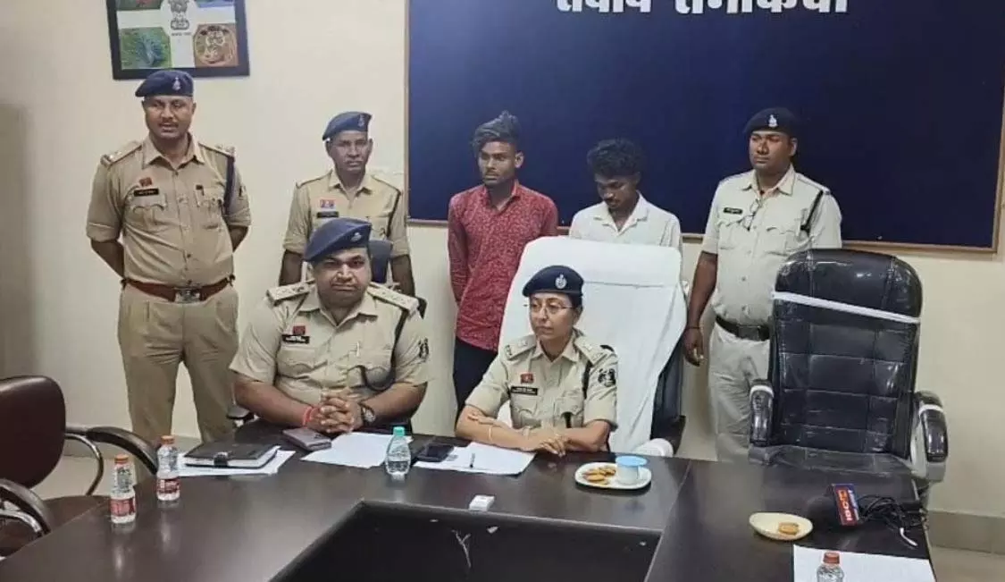 दिनदहाड़े हाईवे पर महिला से लूटपाट, दो आरोपी गिरफ़्तार दिनदहाड़े हाईवे पर महिला से लूटपाट, दो आरोपी गिरफ़्तार