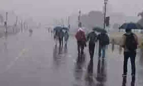 Shimla Weather: बरसे बादल, आज से तीन दिन बारिश और ओलावृष्टि का ऑरेंज अलर्ट Shimla Weather: बरसे बादल, आज से तीन दिन बारिश और ओलावृष्टि का ऑरेंज अलर्ट