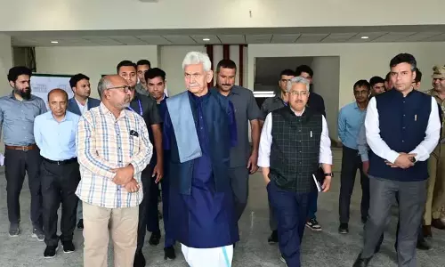 उपराज्यपाल ने पंथा चौक में अमरनाथ श्राइन बोर्ड कार्यालय का निरीक्षण किया