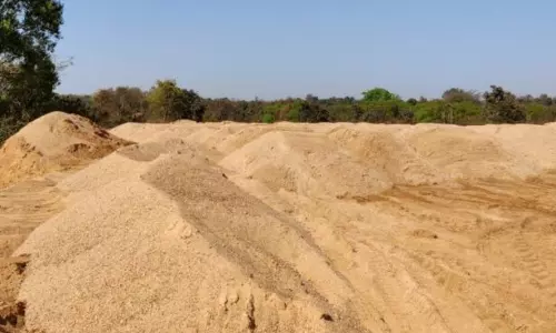 Patna: अवैध बालू खनन जारी, टास्क फोर्स की निष्क्रियता पर जनता में आक्रोश Patna: अवैध बालू खनन जारी, टास्क फोर्स की निष्क्रियता पर जनता में आक्रोश