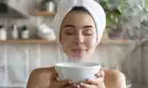 Beauty Tips:  घर पर ही करें स्टीम फेशियल, पाएं ग्लोइंग स्किन