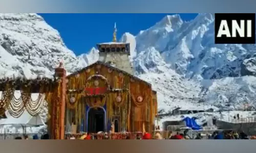 Kedarnath Yatra में घोड़ों और खच्चरों के इस्तेमाल पर 24 घंटे का प्रतिबंध लागू किया गया Kedarnath Yatra में घोड़ों और खच्चरों के इस्तेमाल पर 24 घंटे का प्रतिबंध लागू किया गया