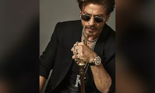 Shah Rukh Khan ने ऑल-ब्लैक सब्यसाची सूट पहनकर मेट गाला में अपनी पहली उपस्थिति दर्ज कराई