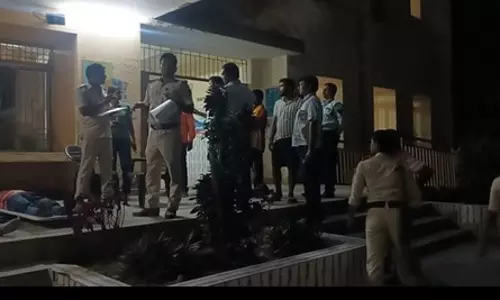 बारातियों से भरे वाहन ने ट्रैक्टर को मारी टक्कर, 8 की मौत, देखें मंजर बारातियों से भरे वाहन ने ट्रैक्टर को मारी टक्कर, 8 की मौत, देखें मंजर