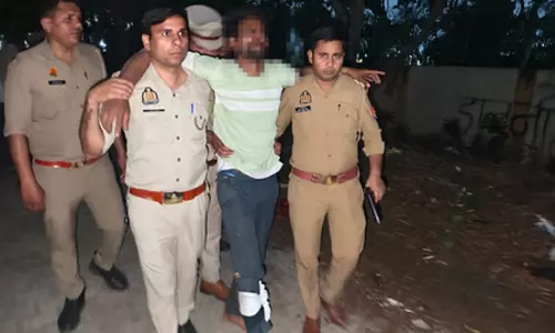 एक ही रात में चार मुठभेड़, चोरी-लूट और गैंगस्टर एक्ट में वांछित बदमाश गिरफ्तार