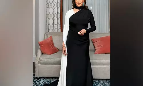 कमला हैरिस ने Met Gala में शानदार शुरुआत की, उन्होंने ऑफ-व्हाइट गाउन पहना