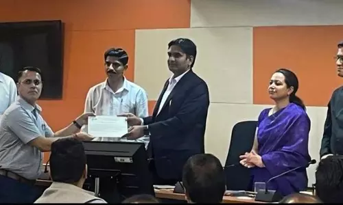 Dharamsala में राजस्व अधिकारियों को सम्मानित किया गया