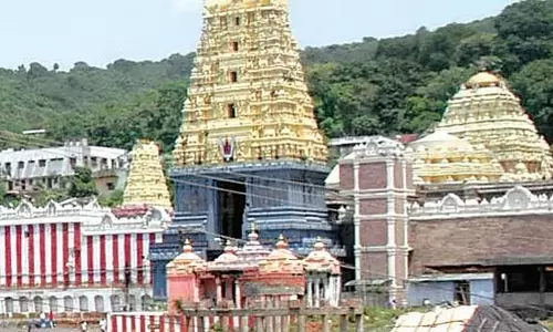 सिंहाचलम दीवार ढहने की घटना: सात अधिकारी निलंबित
