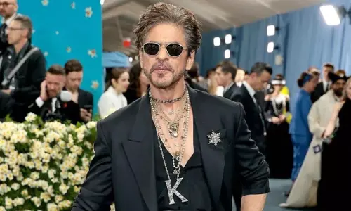 सिर्फ एक लाइन... और SRK ने लूट लिया स्टेज
