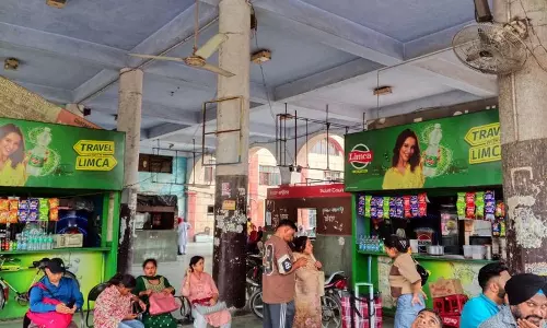 Amritsar: शहर के बस स्टैंड पर सुविधाओं की कमी से यात्री परेशान