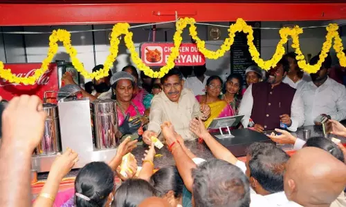 AP: सरकार राज्य में 700 महिलाओं द्वारा संचालित थ्रुप्ति कैंटीन स्थापित करेगी