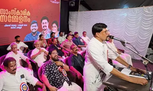 बाढ़ आ गयी है; पैंटालूर का कलात्मक आकर्षण है गांव की रात बाढ़ आ गयी है; पैंटालूर का कलात्मक आकर्षण है गांव की रात