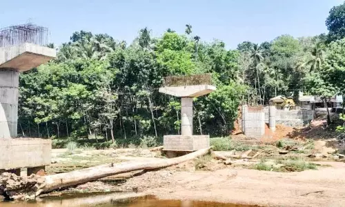 Kerala: भूमि अधिग्रहण पूरा नहीं हुआ; न पैसा, न काम, न पुल