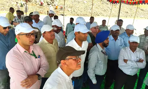 AP: अंतर्राष्ट्रीय विशेषज्ञों ने पोलावरम परियोजना का दौरा किया AP: अंतर्राष्ट्रीय विशेषज्ञों ने पोलावरम परियोजना का दौरा किया