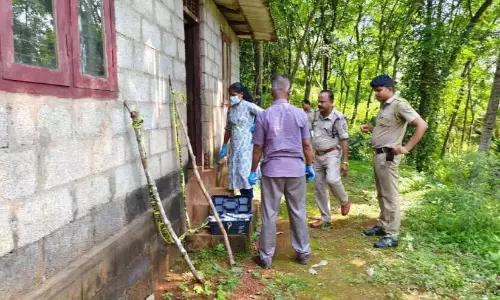 एक गृहिणी की मृत्यु हो गई; फोरेंसिक टीम ने चेरुपुझा का निरीक्षण किया