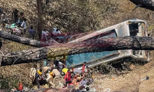 Jammu-Kashmir : पुंछ में बस दुर्घटना, 2 मृत 20 से ज्यादा घायल