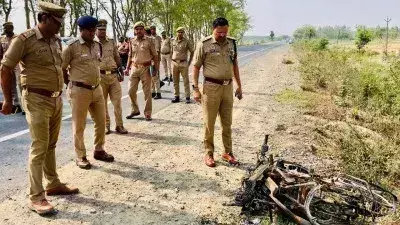 Shahjahanpur: ईको कार और बाइक की टक्कर में छह की मौत