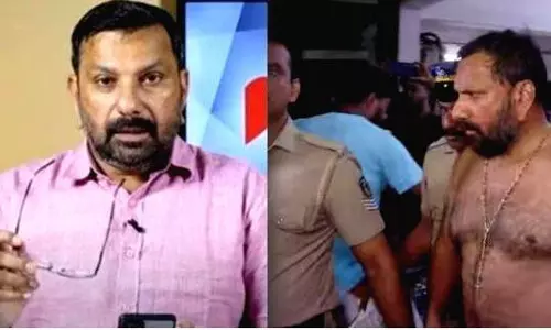 Kerala: शाजन स्कारिया की गिरफ्तारी पर बवाल, परिजनों के सामने हुई बदसलूकी का आरोप Kerala: शाजन स्कारिया की गिरफ्तारी पर बवाल, परिजनों के सामने हुई बदसलूकी का आरोप