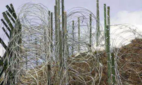 Jammu: पाकिस्तान ने लगातार 11वें दिन भी किया संघर्ष विराम का उल्लंघन Jammu: पाकिस्तान ने लगातार 11वें दिन भी किया संघर्ष विराम का उल्लंघन