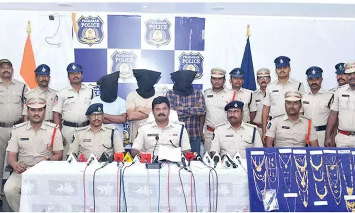 Andhra: चोरों का गिरोह पकड़ा गया, 85 लाख रुपये का माल बरामद