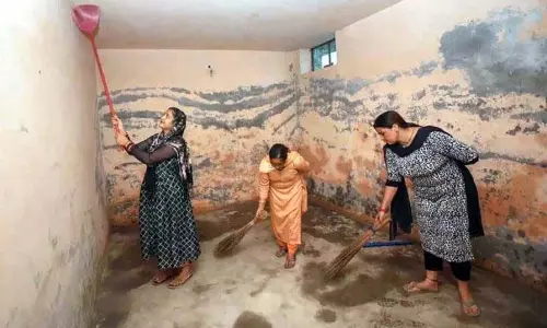 युद्ध की आशंका के बीच Jammu में सीमा पर रहने वाले लोगों ने बंकरों की तत्काल मरम्मत की मांग की