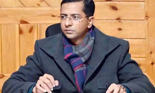 DC शोपियां ने स्वास्थ्य क्षेत्र की समीक्षा की, सेवाओं में सुधार पर जोर दिया