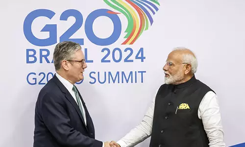 PM Modi ने ऐतिहासिक मुक्त व्यापार समझौते के बाद ब्रिटेन के कीर स्टारमर को भारत आने का दिया निमंत्रण PM Modi ने ऐतिहासिक मुक्त व्यापार समझौते के बाद ब्रिटेन के कीर स्टारमर को भारत आने का दिया निमंत्रण