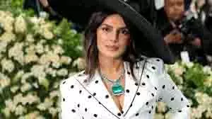 Priyanka Chopra: देसी गर्ल ने बिखेरा अपना जलवा Priyanka Chopra: देसी गर्ल ने बिखेरा अपना जलवा