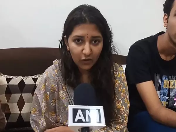 पहलगाम में मारे गए व्यक्ति की बेटी ने Operation Sindoor की सराहना की पहलगाम में मारे गए व्यक्ति की बेटी ने Operation Sindoor की सराहना की