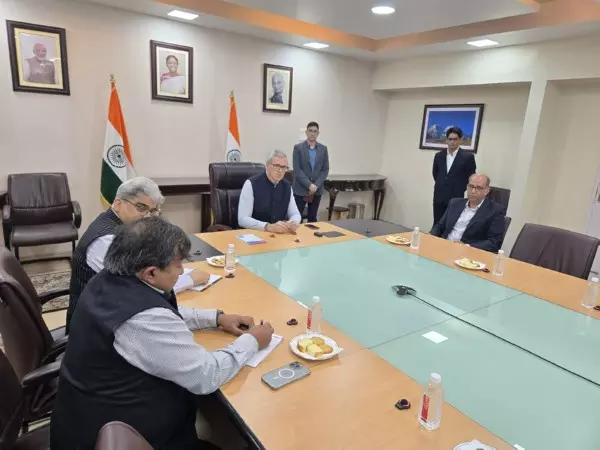 Omar Abdullah ने सुरक्षा उपायों का आकलन करने के लिए बैठक की Omar Abdullah ने सुरक्षा उपायों का आकलन करने के लिए बैठक की